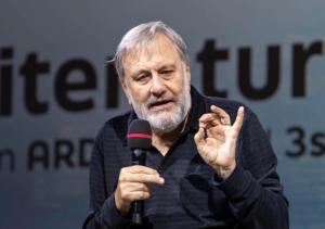 Slavoj Žižek: Izrael HAMAS-ira Palestince da bi opravdao njihovo ubijanje